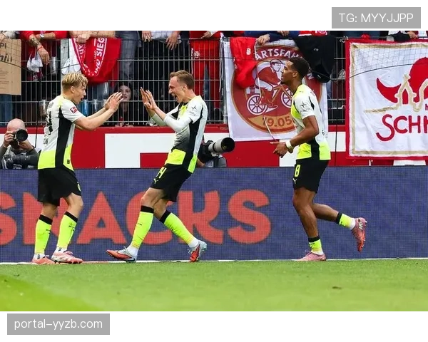 多特蒙德3-1战胜沃尔夫斯堡，积分追平榜首拜仁